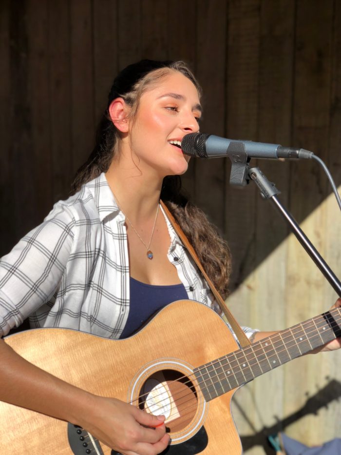 Lauren Collins Acoustic Artist